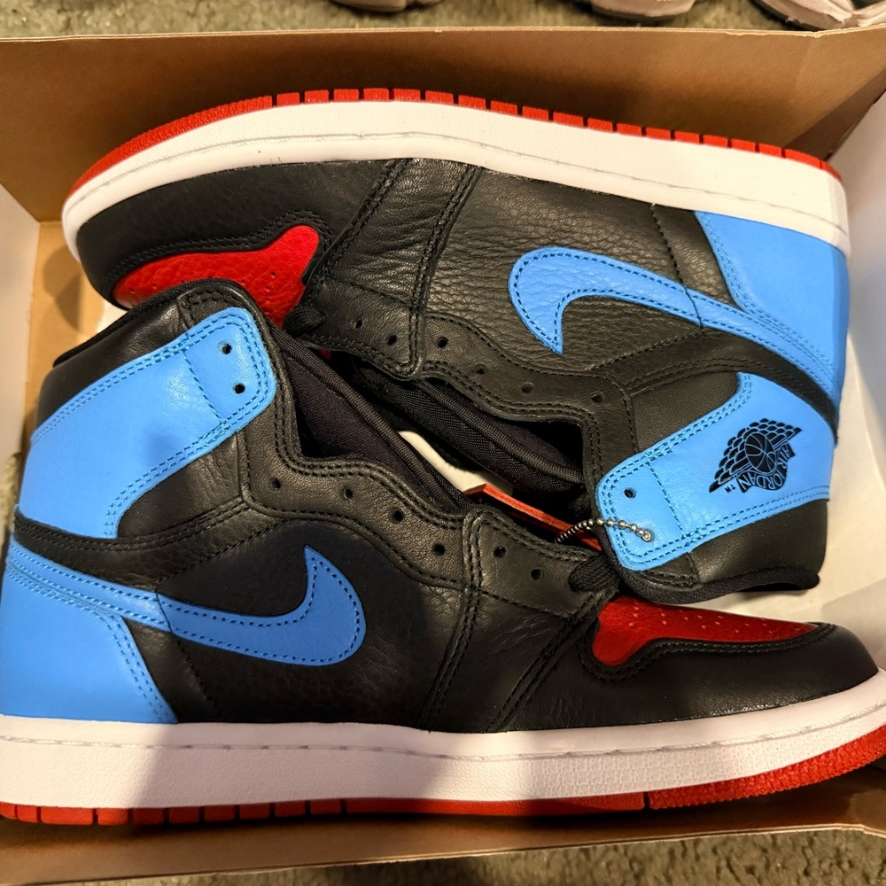 Nike Air Jordan 1 High NC to CHi